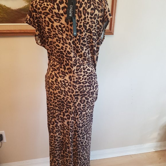 Dress - Picture 1 of 9